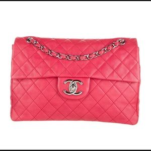Chanel soft maxi single flap shoulder bag
Red Leather
Silver-Tone Hardware